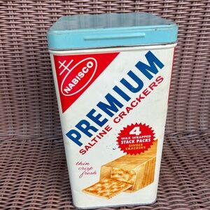 Vintage 1969 Nabisco Premium Saltine Cracker Metal Container Box Tin 14 OZ